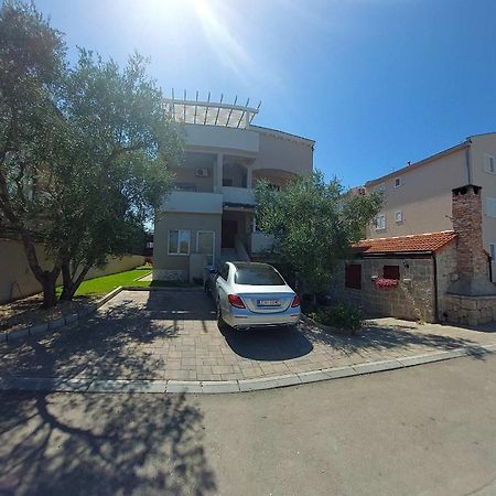 Apartments Stipe Биоград на Мору Екстериор снимка