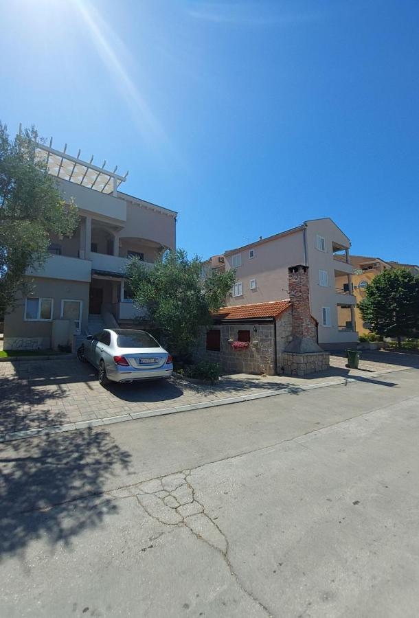 Apartments Stipe Биоград на Мору Екстериор снимка